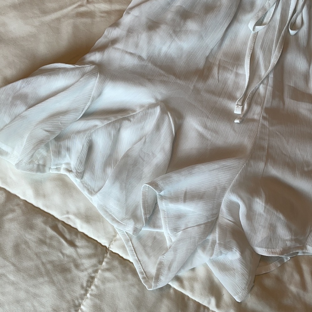 Francescas Solid White Romper Size Medium - image 4